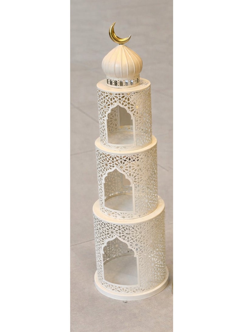 فانوس رمضان البدائي - فانوس معدني فاخر مزخرف بثلاثة طوابق مع قمة هلالية الشكل، مثالي لشهر رمضان والاحتفالات.